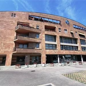 Office for Rent in Erba