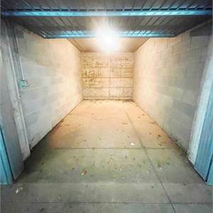 Garage In Vendita a Erba