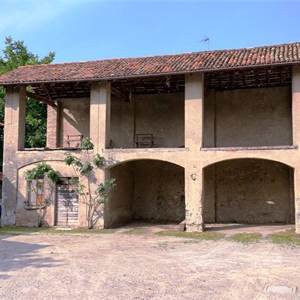 Rustico/Casale In Vendita a Erba