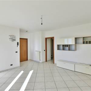 3 locali In Vendita a Erba