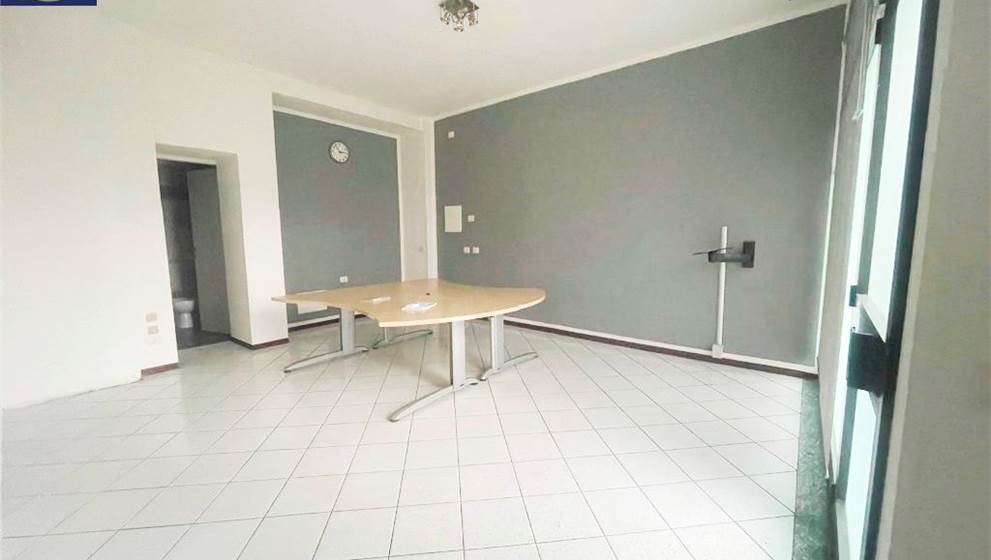 Commercial Premises / Showrooms for Rent