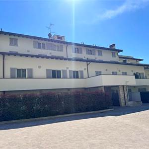 2 locali In Vendita a Canzo